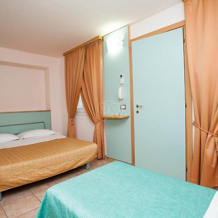 Villaggio Albatros Resort 레시나 외부 사진