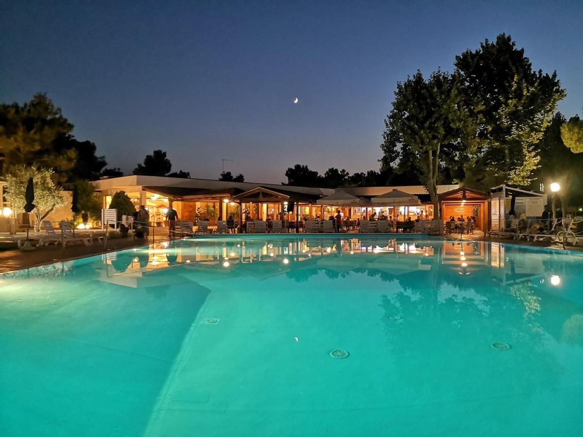 Villaggio Albatros Resort 레시나 외부 사진