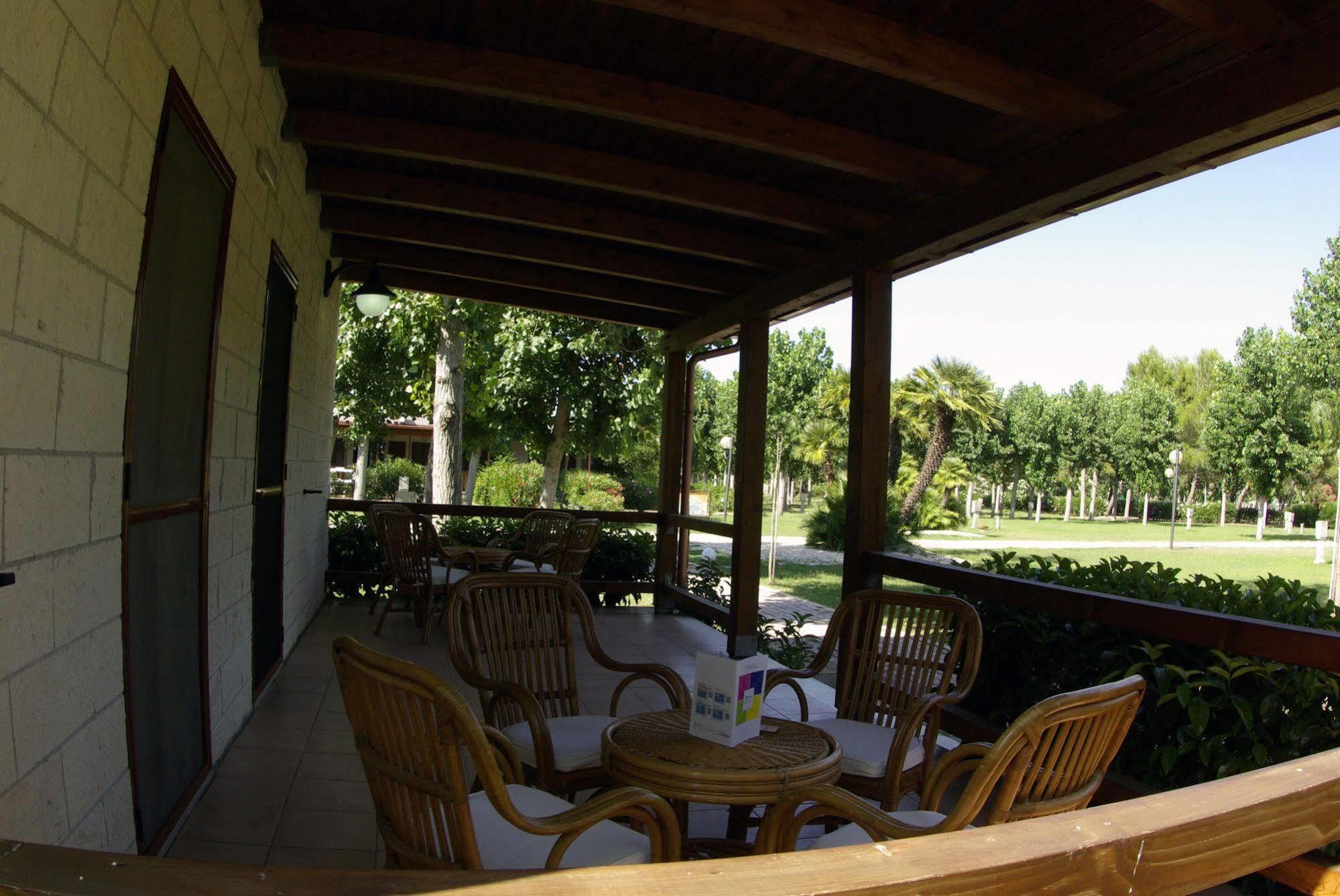 Villaggio Albatros Resort 레시나 외부 사진